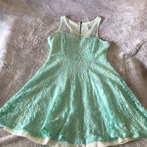 Lace light green dress with mesh Size Large